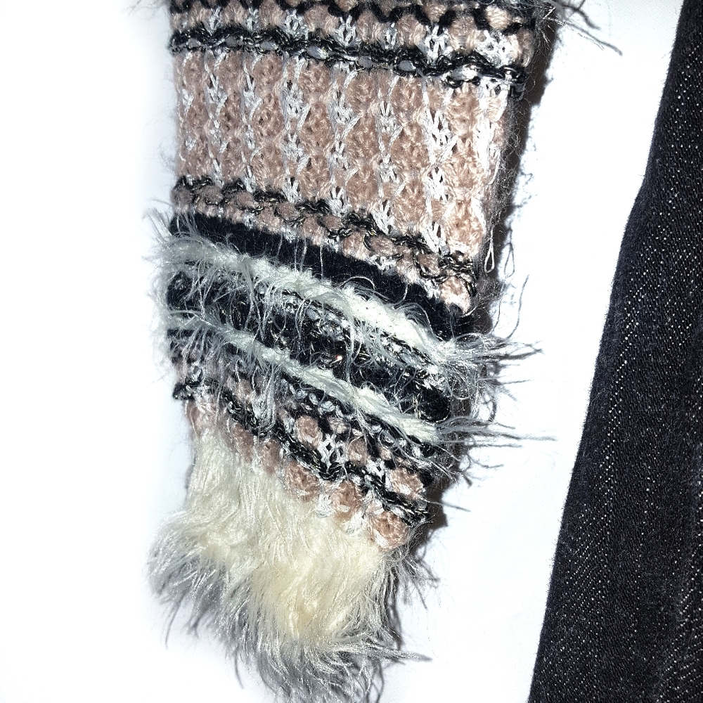 NEW Fuzzy Striped Sweater Cozy Normcore Small 0 2 4 - Picture 3 of 7